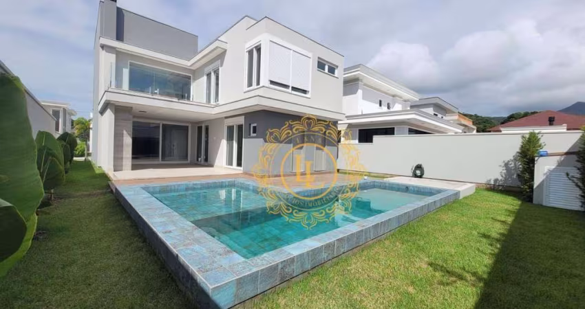 Casa Alto Padrão com 4 Suítes à venda, 367 m²  Santa Regina - Camboriú/SC