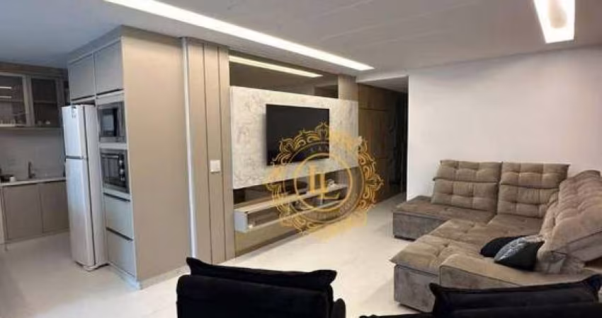 APARTAMENTO MOBILIADO E DECORADO COM 03 SUÍTES E 02 VAGAS PRIVATIVAS  NA MEIA PRAIA