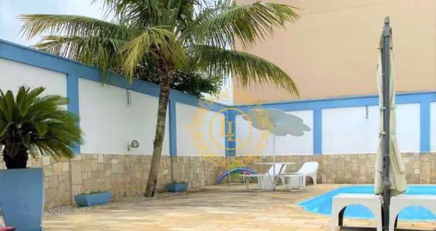 Belíssima Casa com Piscina com 05 dormitórios no Centro de Navegantes!