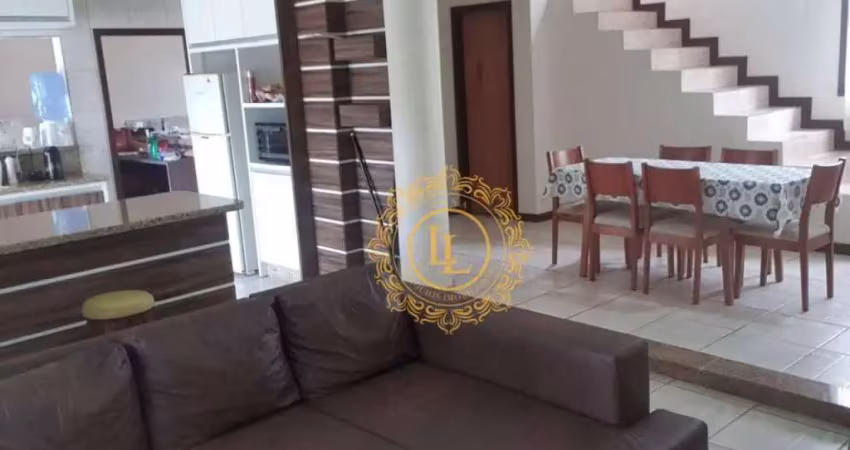 Belíssima Casa mobiliada com 03 dormitórios em Bombinhas!