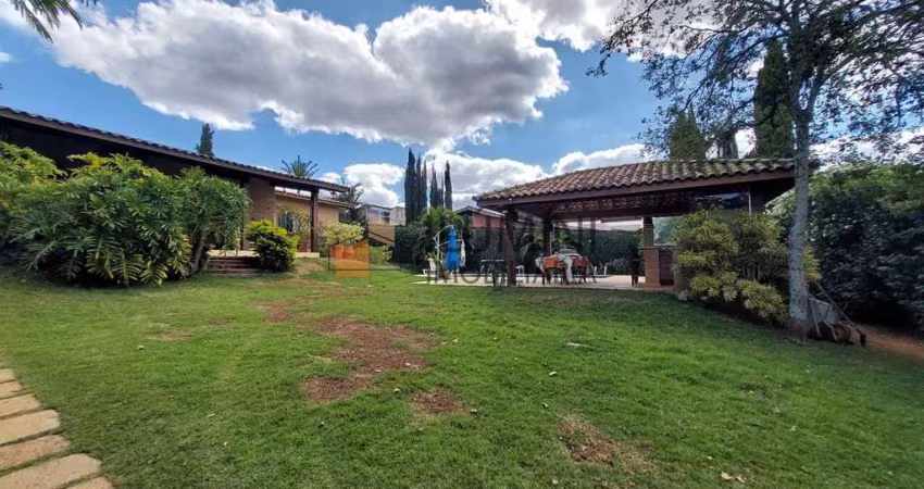 Casa com 2 quartos, Vila Petrópolis, Atibaia - R$ 1.8 mi, Cod: 2555