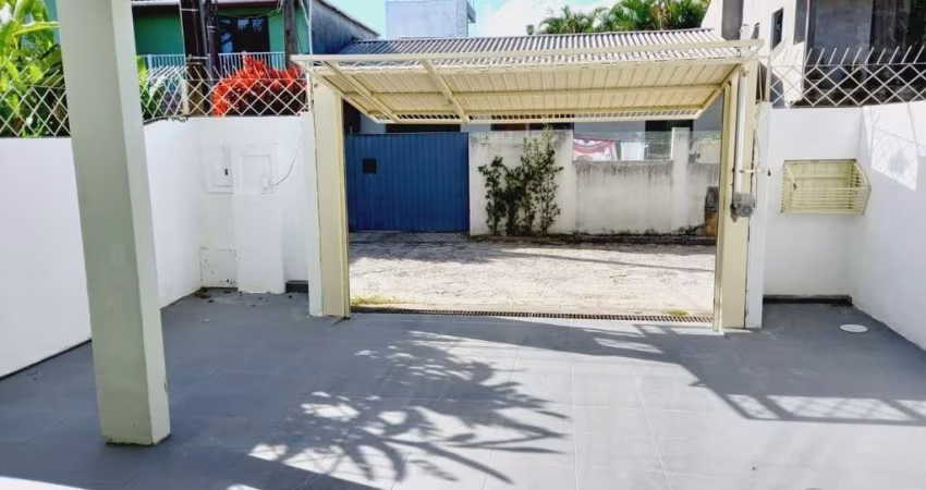 Casa com 2 quartos à venda na Servidão Vassourinha, Rio Tavares, Florianópolis