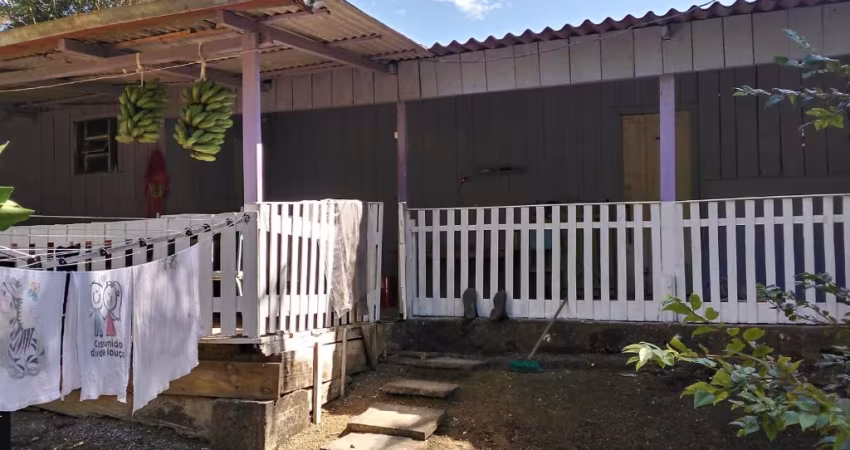 Chacrinha na área rural do Itaqui com Piscina
