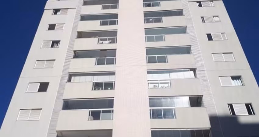 Apartamento centro, 123m² privativos, 1 suíte, 2 quartos, 2 garagens, 1 depósito