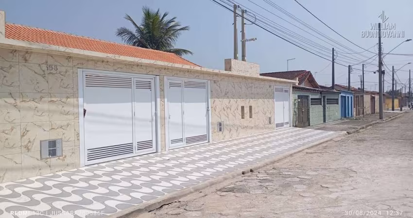 BELA CASA COM PISCINA NA PRAIA DE MONGAGUÁ-SP