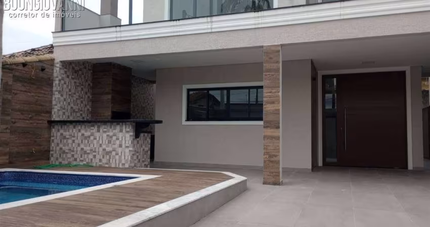 Casa à Venda em Flórida, Praia Grande - SP
