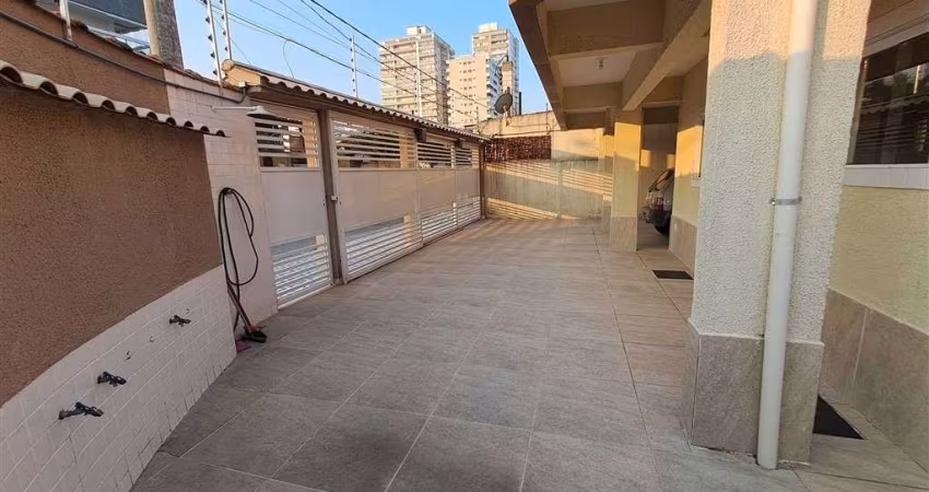 Casa à Venda em Vila Guilhermina, Praia Grande - SP