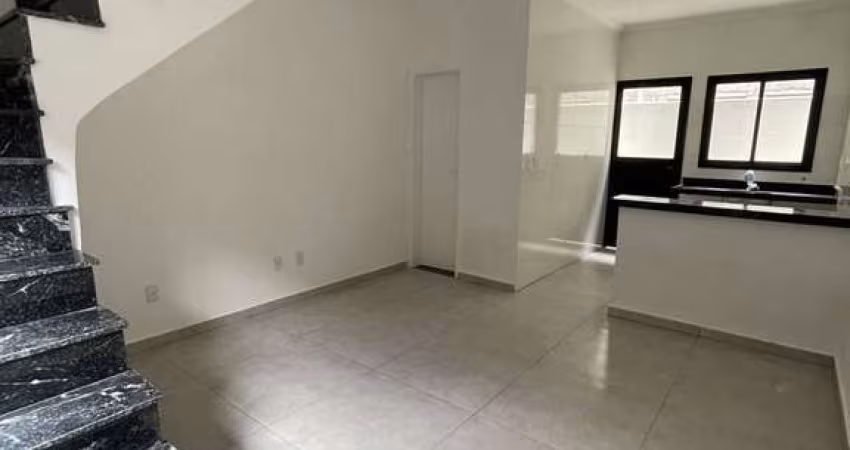 Belíssima Casa de Condomínio com 2 dormitórios