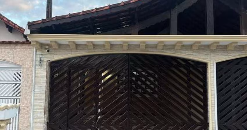 Casa térrea com edícula e área de lazer á venda EM Mongaguá!