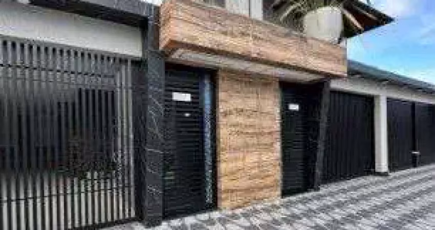 Casa sobreposta alta em condomínio, bairro maracanã – a 300 metros da praia
