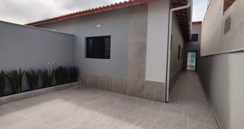 Casa nova à venda com 3 quartos em Mongaguá SP