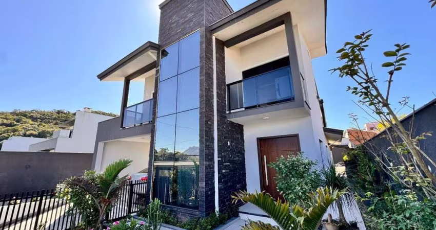 Casa à Venda em Guaramirim com 4 quartos sendo 3 suítes – Bairro Avai
