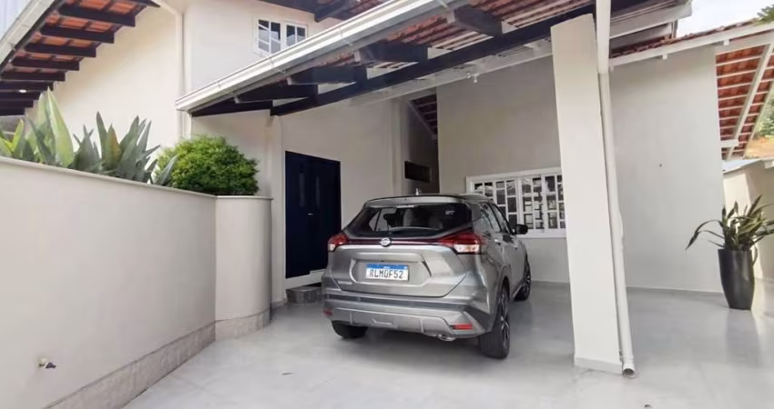 Casa à Venda em Jaraguá do Sul com 3 quartos sendo 1 suíte – Bairro Amizade