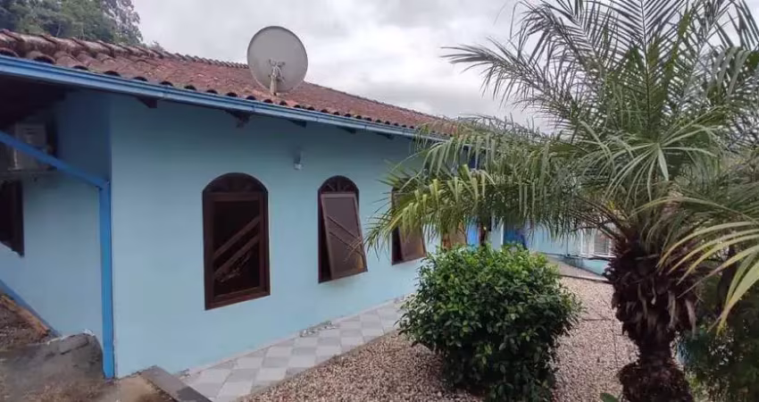 Casa à venda em jaraguá do sul, 3 dormitórios, sendo 1 suíte - ilha da figueira