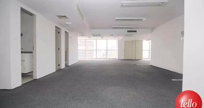 Sala comercial com 8 salas para alugar na Rua Líbero Badaró, --, Centro, São Paulo