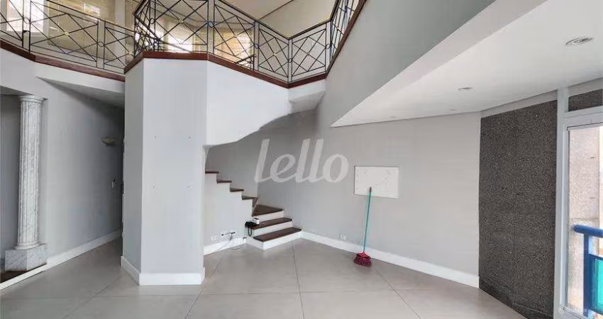 Apartamento com 3 quartos para alugar na Avenida Paes de Barros, --, Mooca, São Paulo