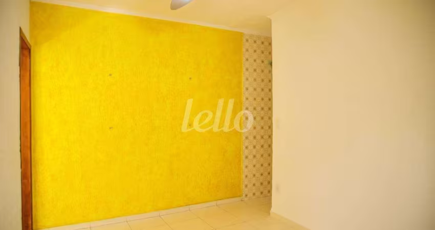 Casa comercial com 4 salas para alugar na Rua José de Azevedo Marques, --, Vila São Domingos, São Paulo