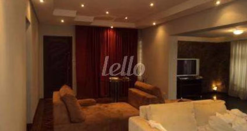 Casa comercial com 5 salas para alugar na Rua Antônio de Barros, --, Vila Carrão, São Paulo
