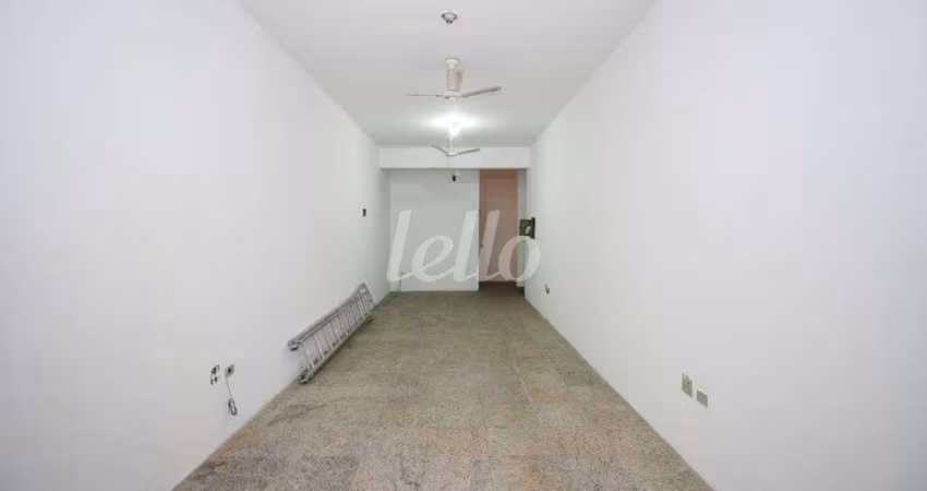 Sala comercial com 5 salas para alugar na Rua Doutor César, --, Santana, São Paulo