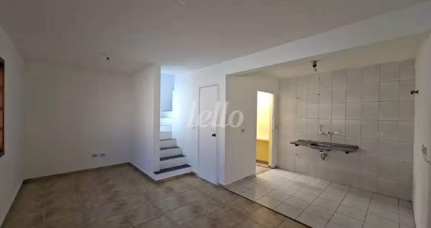 Casa com 3 quartos para alugar na Rua José Bueno, --, Vila Isolina Mazzei, São Paulo
