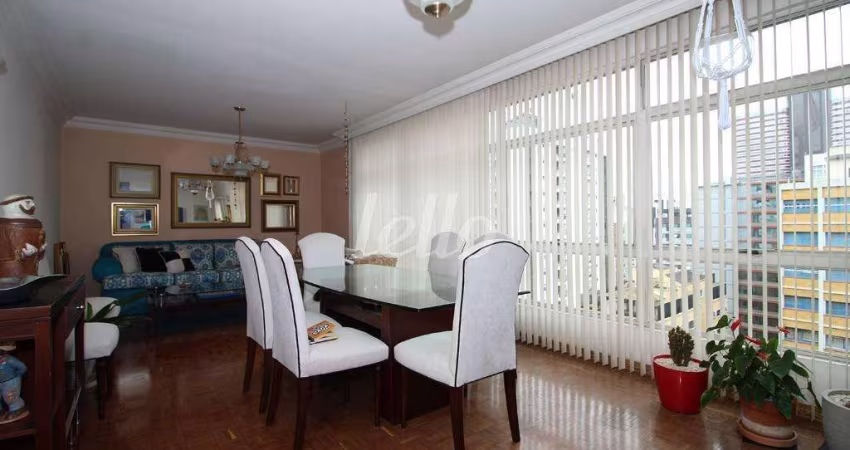 Apartamento com 3 quartos para alugar na Alameda Santos, --, Cerqueira César, São Paulo