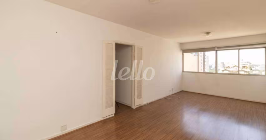 Apartamento com 3 quartos para alugar na Rua João Moura, --, Pinheiros, São Paulo