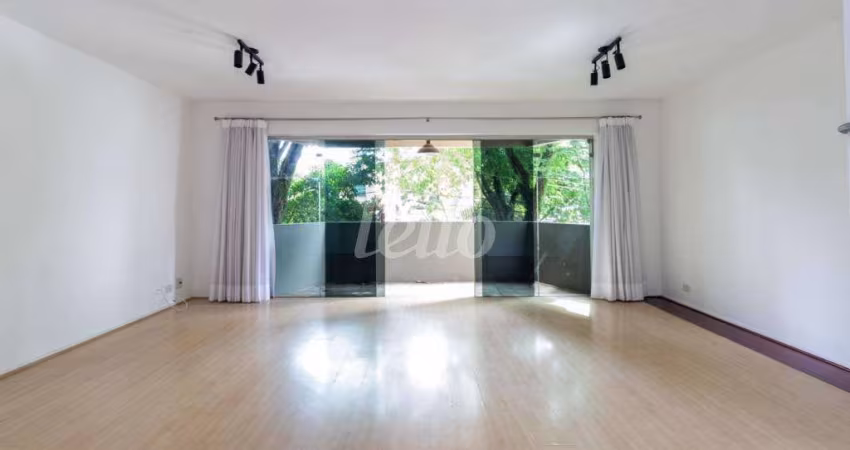 Apartamento com 3 quartos para alugar na Rua Fradique Coutinho, --, Pinheiros, São Paulo