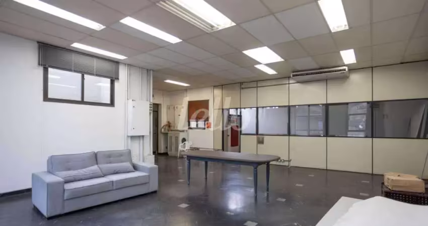 Prédio com 5 salas para alugar na Rua Mundo Novo, --, Vila Anglo Brasileira, São Paulo