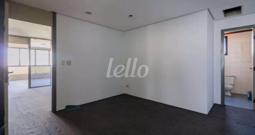 Sala comercial com 6 salas para alugar na Rua Cunha Gago, --, Pinheiros, São Paulo