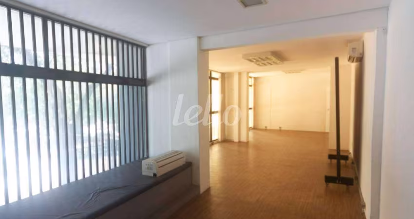 Sala comercial com 4 salas para alugar na Rua Heitor Penteado, --, Sumarezinho, São Paulo