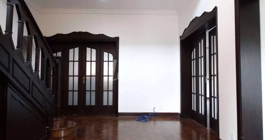 Casa comercial com 5 salas para alugar na Rua Argentina, --, Jardim América, São Paulo