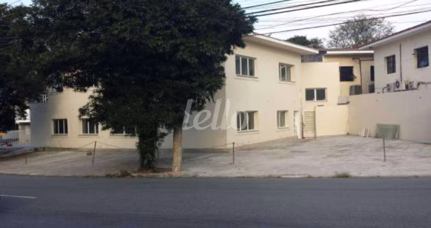 Casa comercial com 13 salas para alugar na Rua Cardoso de Almeida, --, Sumaré, São Paulo