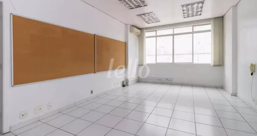 Sala comercial com 3 salas para alugar na Avenida Rebouças, --, Pinheiros, São Paulo
