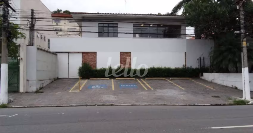 Casa comercial com 15 salas para alugar na Avenida Arnolfo Azevedo, --, Pacaembu, São Paulo
