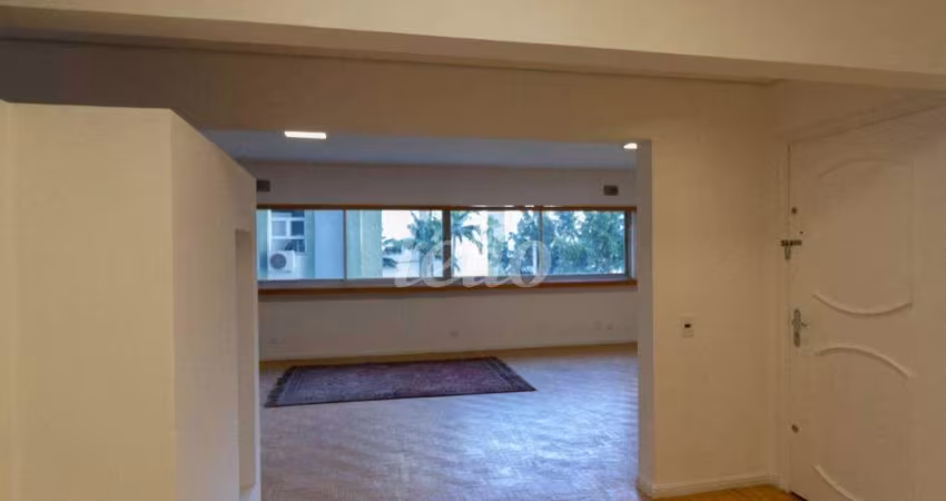 Apartamento com 3 quartos para alugar na Rua Doutor Renato Paes de Barros, --, Itaim Bibi, São Paulo