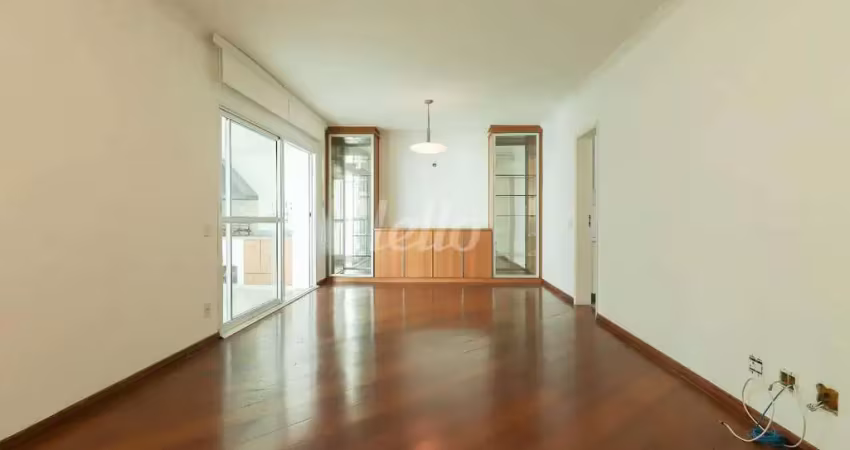 Apartamento com 3 quartos para alugar na Rua Antônio de Macedo Soares, --, Campo Belo, São Paulo