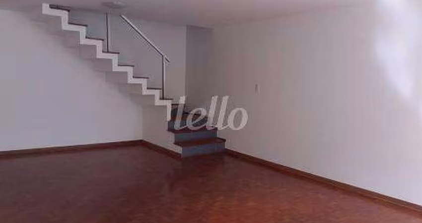 Casa com 4 quartos para alugar na Rua Ytaipu, --, Mirandópolis, São Paulo