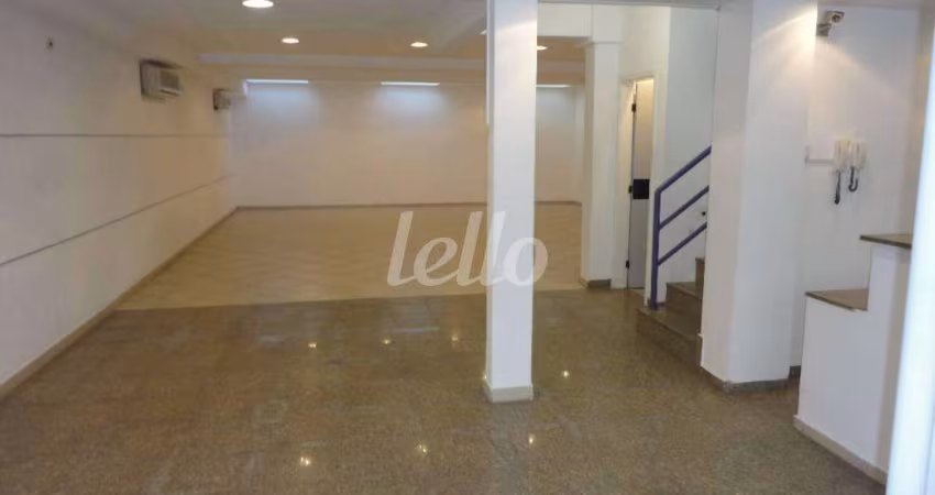 Casa comercial com 2 salas para alugar na Rua Bernardino de Campos, --, Campo Belo, São Paulo