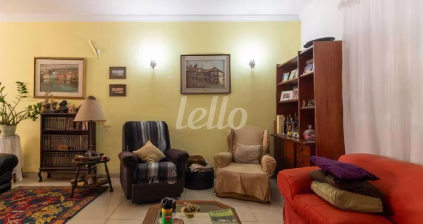 Casa comercial com 7 salas para alugar na Rua Andréa Paulinetti, --, Jardim das Acacias, São Paulo