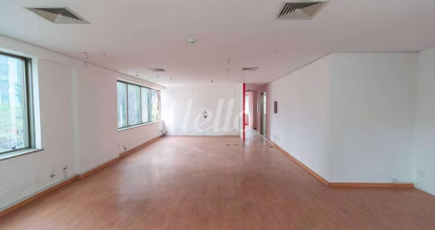 Sala comercial com 4 salas para alugar na Rua Bandeira Paulista, --, Itaim Bibi, São Paulo