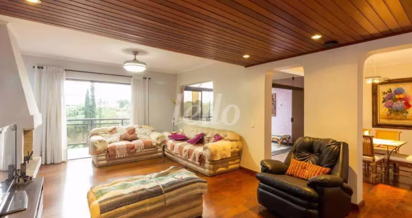 Casa com 5 quartos para alugar na Avenida Dona Maria Mesquita de Mota e Silva, --, Fazenda Morumbi, São Paulo