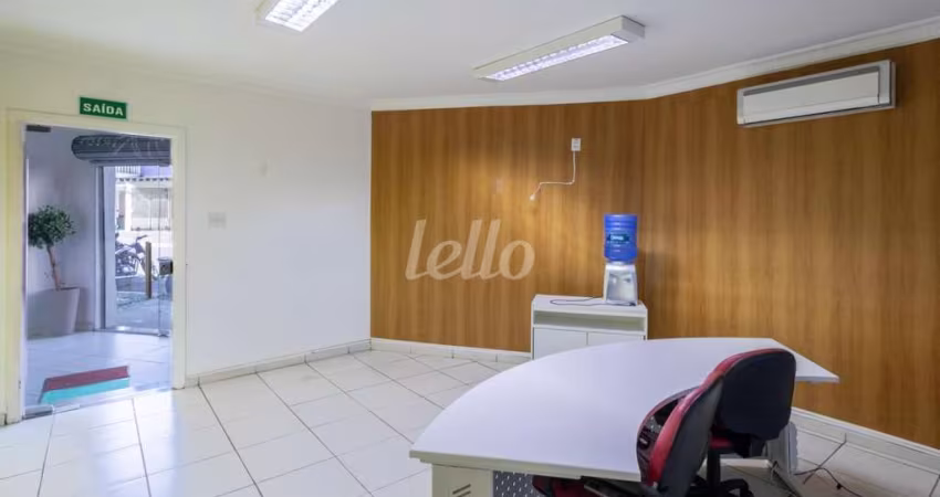 Casa comercial com 7 salas para alugar na Rua Caramuru, --, Saúde, São Paulo