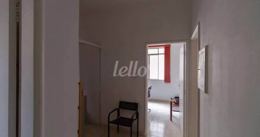 Sala comercial com 3 salas para alugar na Rua Marconi, --, República, São Paulo
