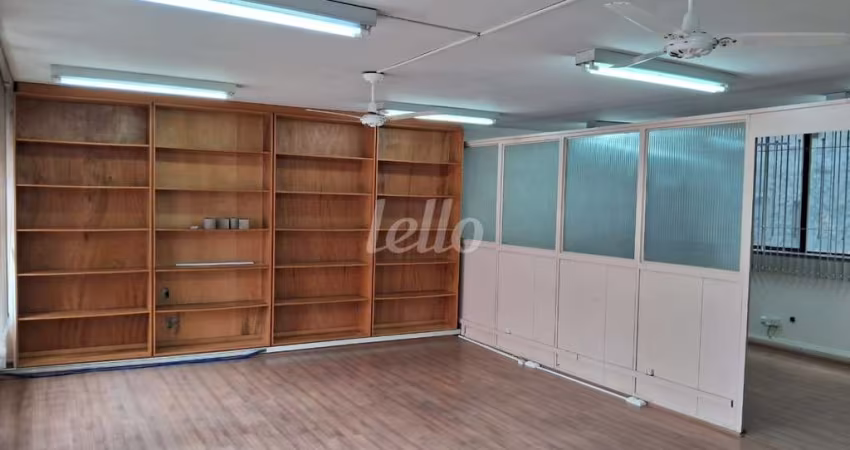 Sala comercial com 1 sala para alugar na Rua Senador Fláquer, --, Centro, Santo André