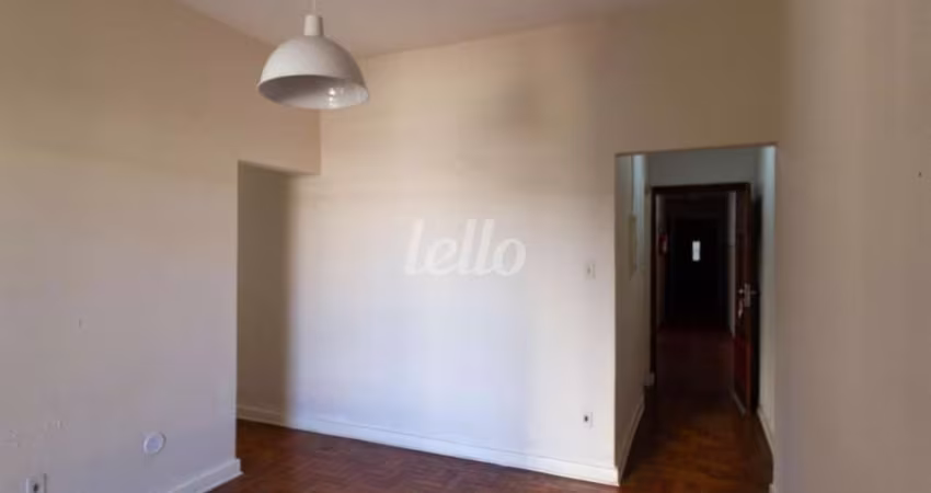 Apartamento com 3 quartos para alugar na Rua Curupace, --, Mooca, São Paulo