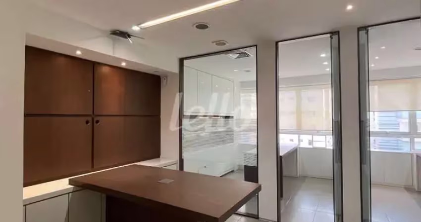 Sala comercial com 4 salas para alugar na Alameda Lorena, --, Jardim Paulista, São Paulo