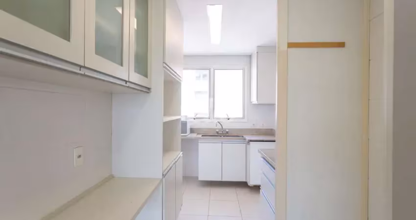 Apartamento com 3 quartos para alugar na Rua Benedito Lapin, --, Itaim Bibi, São Paulo
