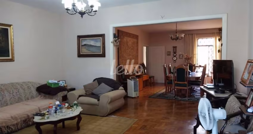 Casa com 4 quartos para alugar na Rua das Camélias, --, Mirandópolis, São Paulo