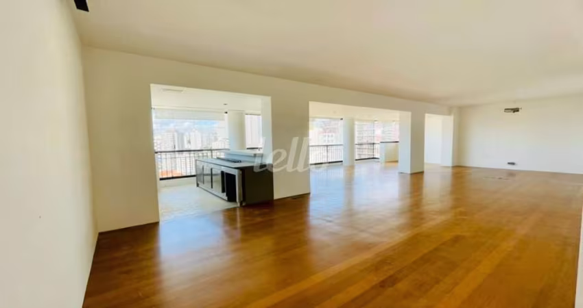 Apartamento com 3 quartos para alugar na Rua Paracuê, --, Sumaré, São Paulo