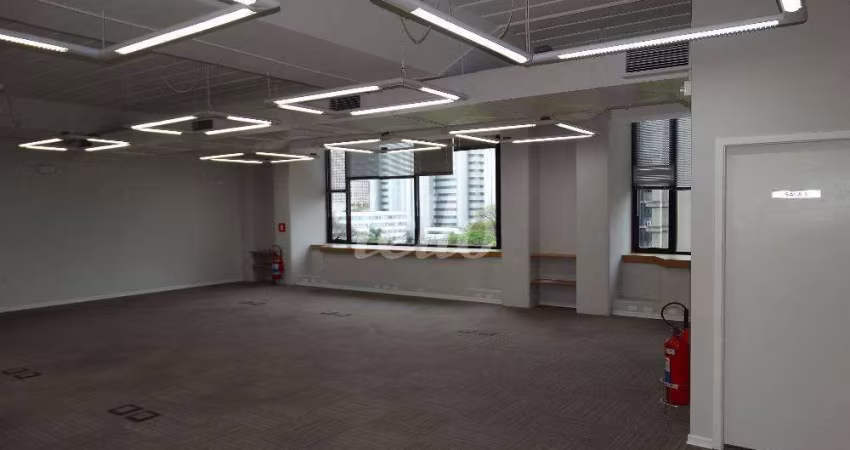 Sala comercial com 5 salas para alugar na Rua Geraldo Flausino Gomes, --, Cidade Monções, São Paulo